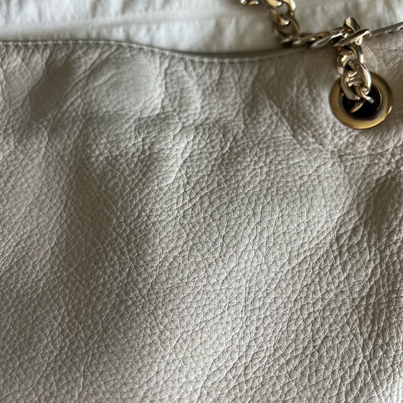 Michael Kors Cream Leather Shoulder Bag with Cross Body Strap - Picture 4 of 8